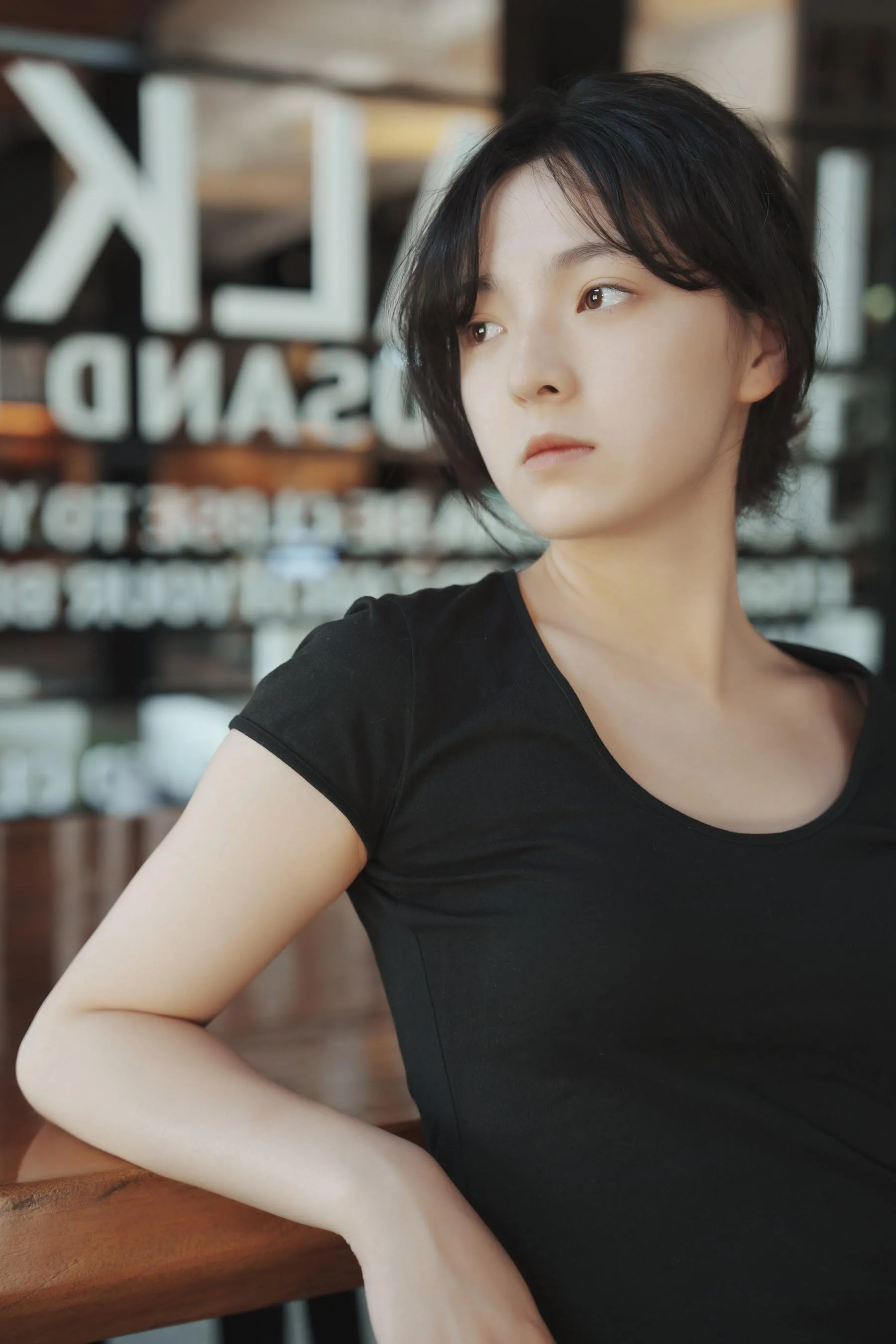 [YITUYU艺图语]2022.09.11 咖啡屋里的素颜女孩 dudu [32P]插图4